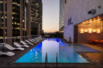 A sparkling pool in one of Las Vegas high rise condos